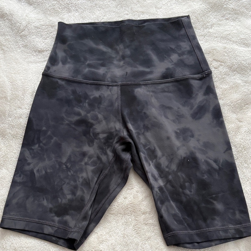 Women's Lululemon High-Waisted Tie-Dye Shorts